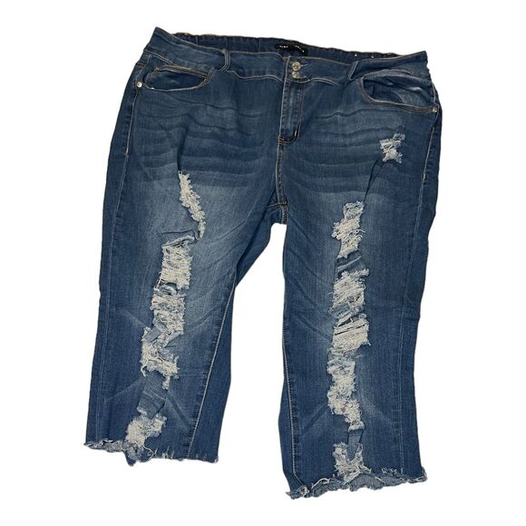 Almost Famous Women's Size 22 Premium Denim Capri Destroyed Stretch Raw Hem - Picture 5 of 7